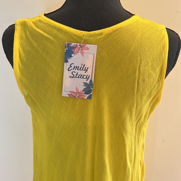 Emily Stacy Coverup - Picture 4 of 5